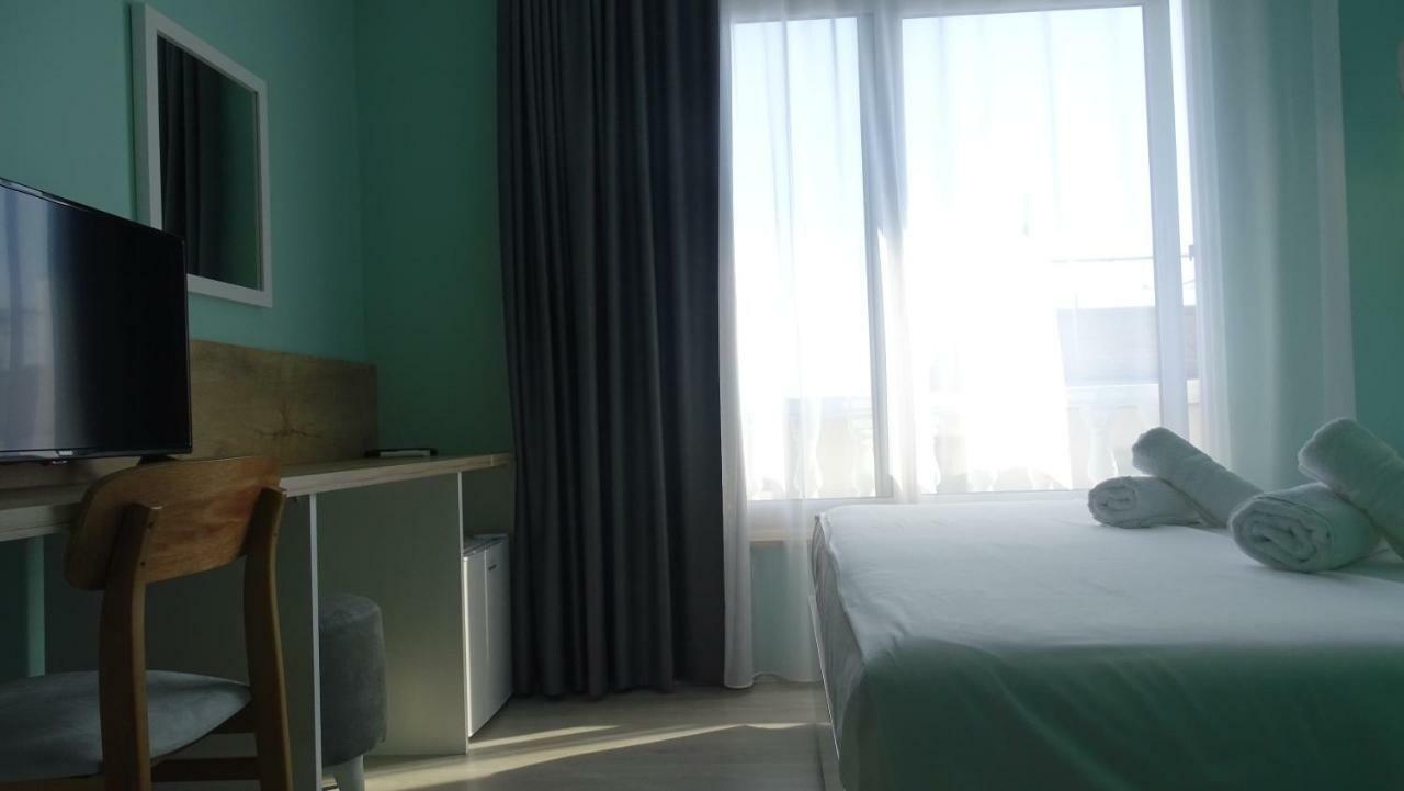 Bistrica Hotel Sarande Bagian luar foto
