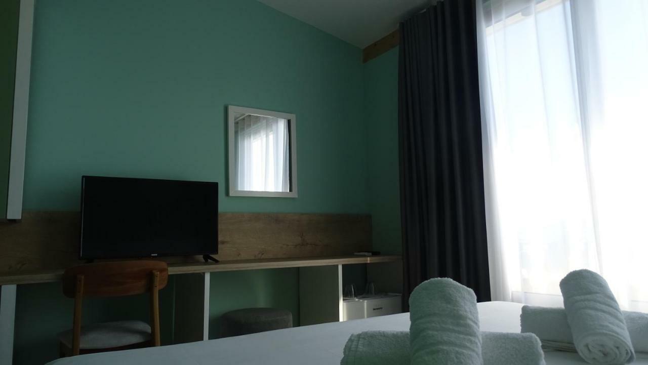 Bistrica Hotel Sarande Bagian luar foto